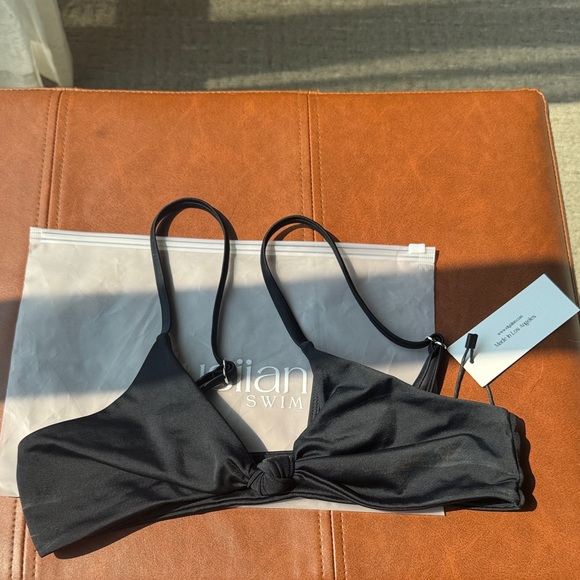 NWT ELYSIIAN Kona bikini top - black MEDIUM - Picture 1 of 6